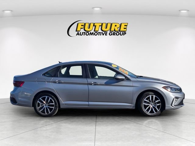Used 2025 Silver Volkswagen 1.5T SE image 3