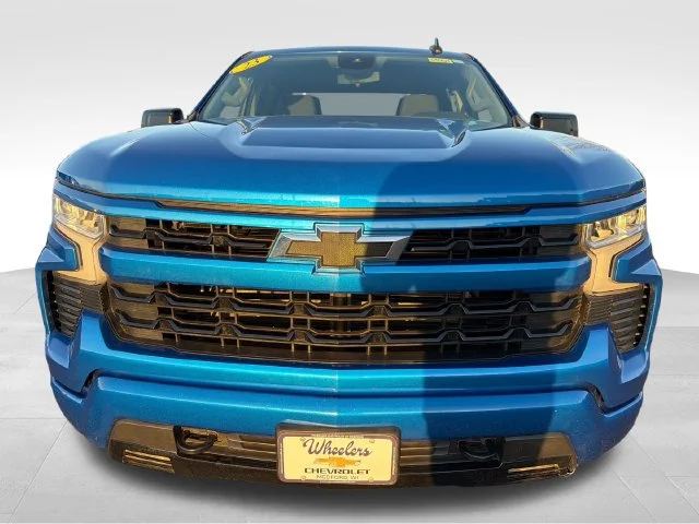 Used 2023 GLACIER BLUE METALLIC Chevrolet RST image 10