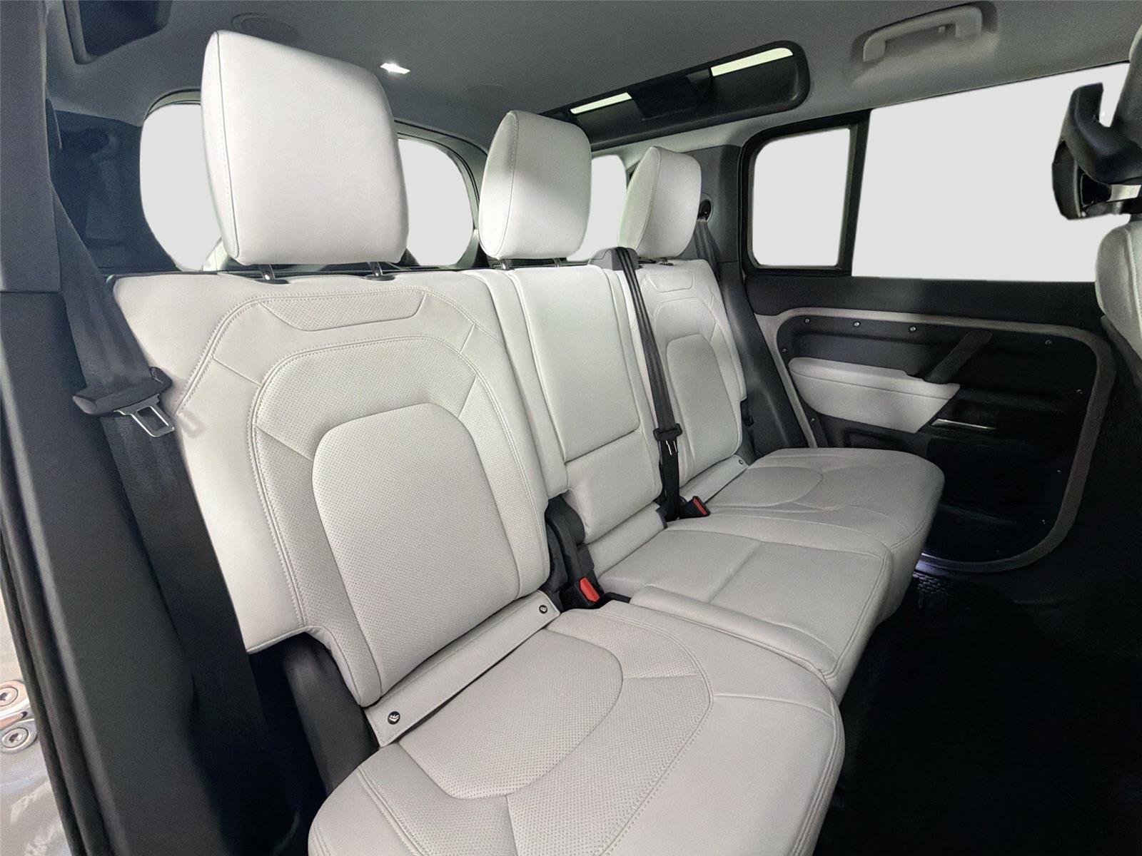 New 2026 Borasco Grey LAND ROVER X-Dynamic SE image 26