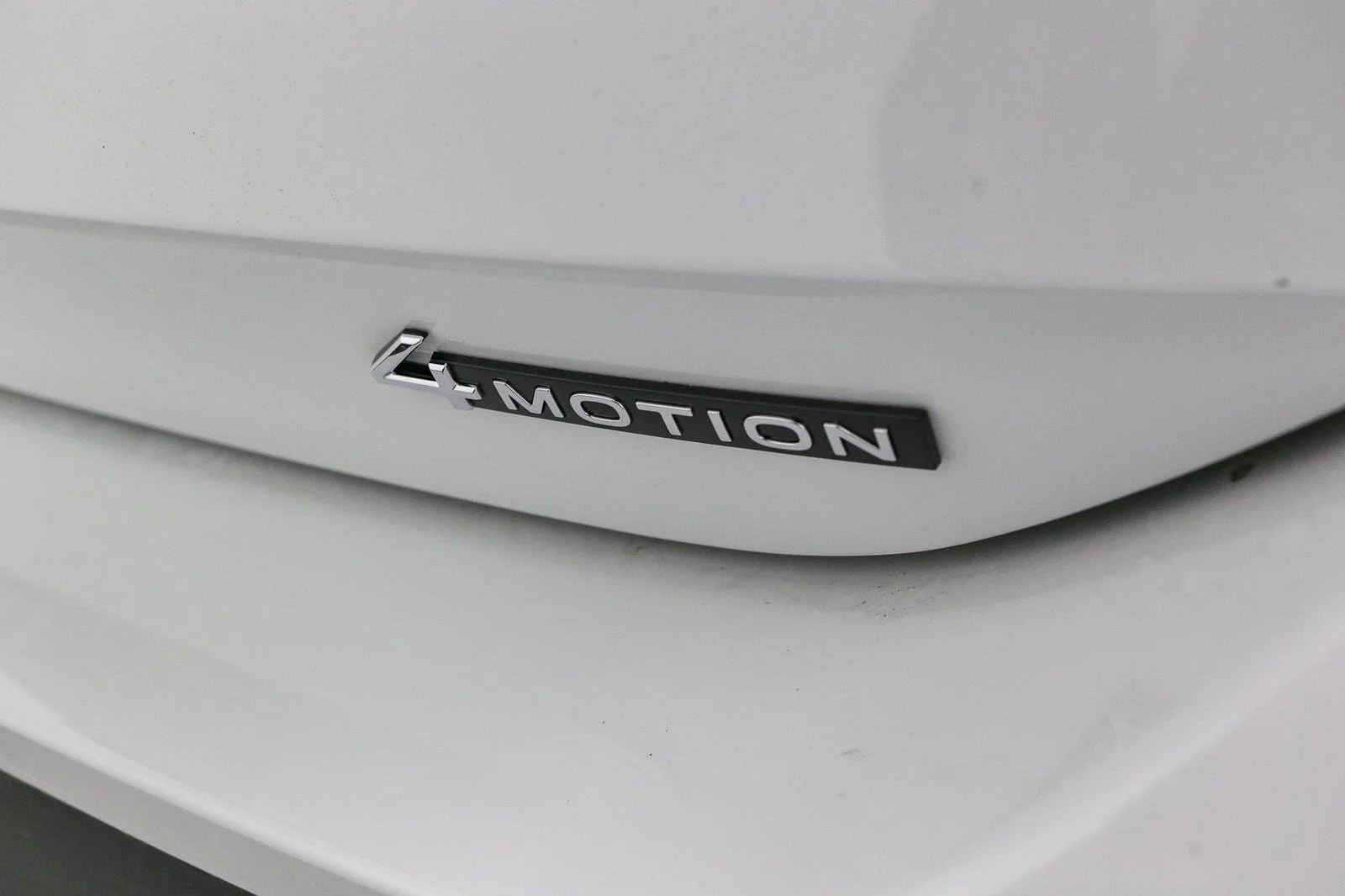 New 2026 Pure White Volkswagen SE image 11