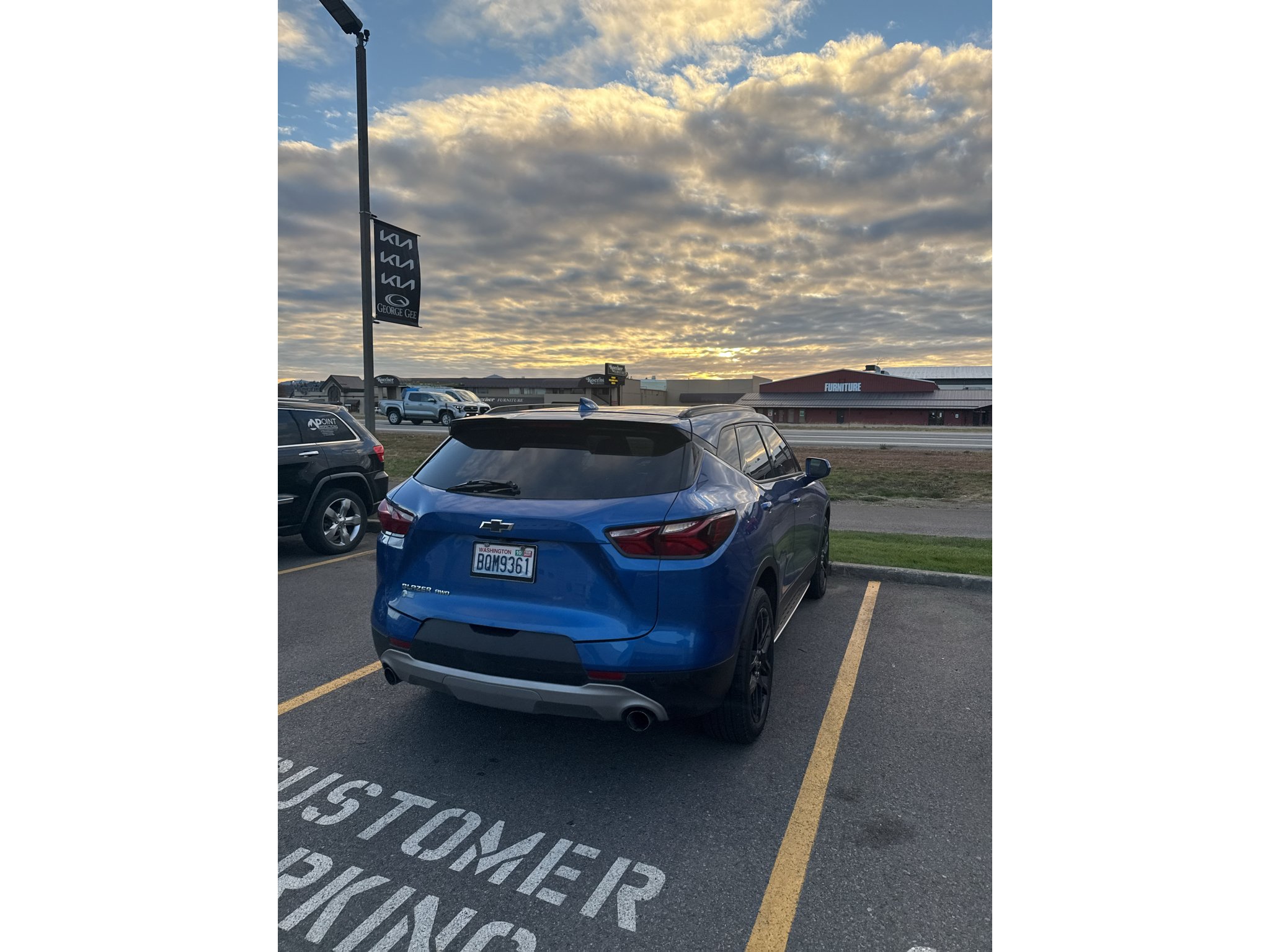 Used 2019 Kinetic Blue Metallic Chevrolet Base w/2LT image 3
