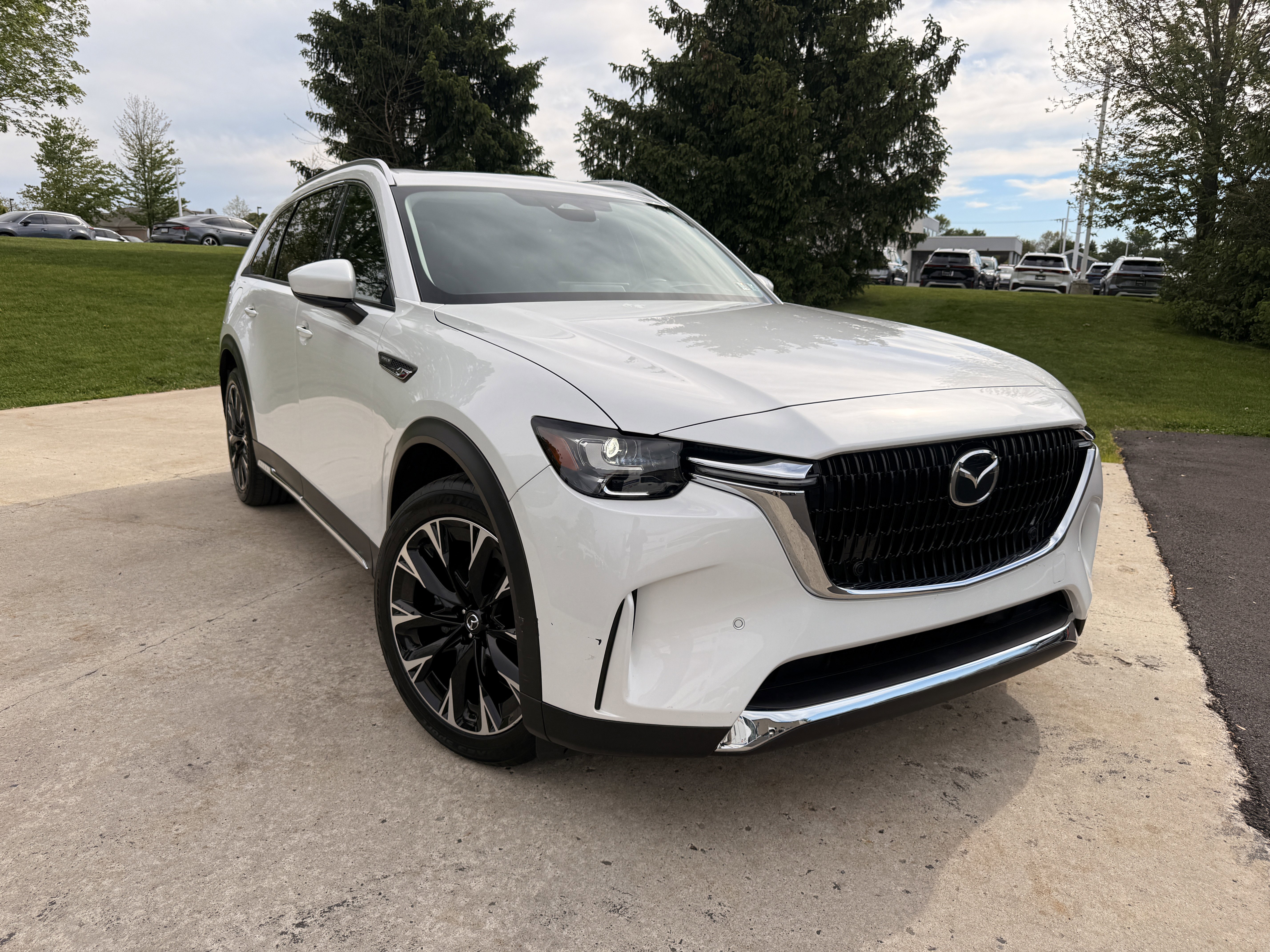 Used 2024 Rhodium White Premium Mazda Premium image 2
