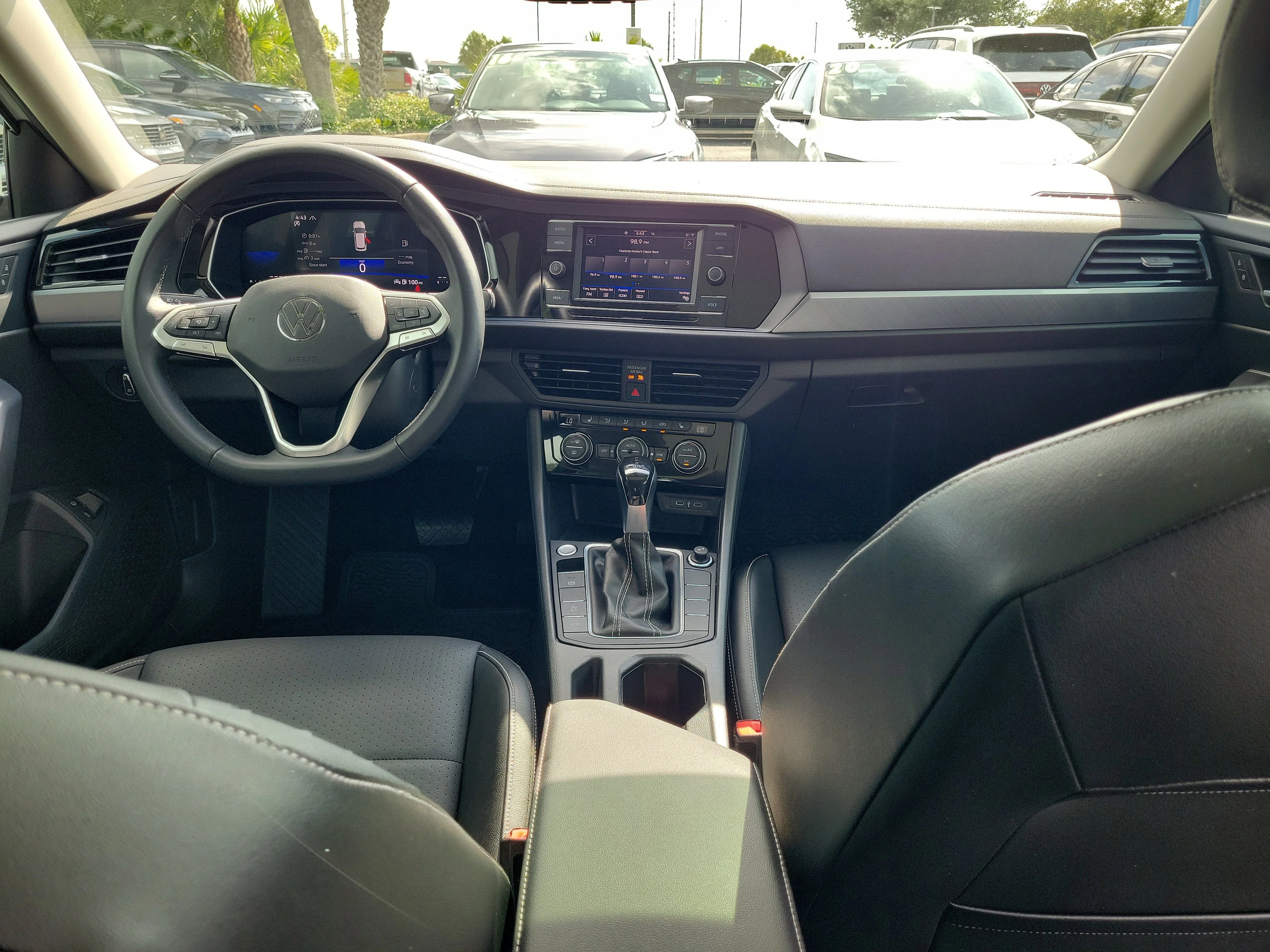 3VW7M7BU3RM038728