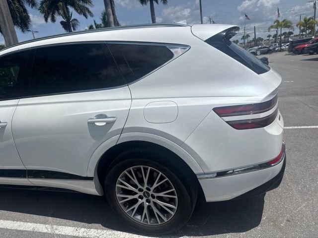 Used 2024 White Genesis 2.5T image 8