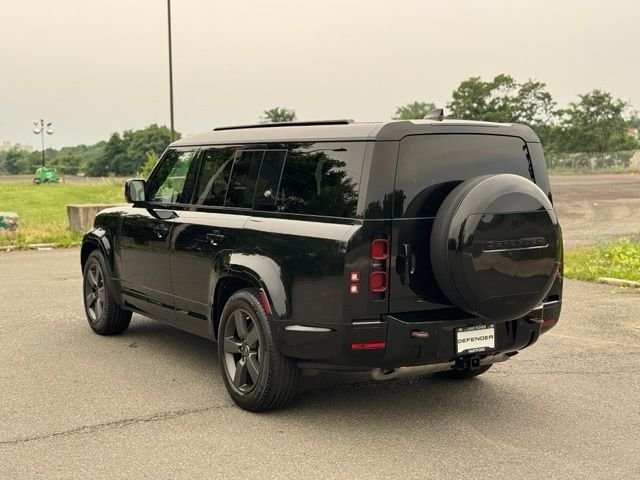Certified Used 2023 Black Land Rover X-Dynamic SE image 3