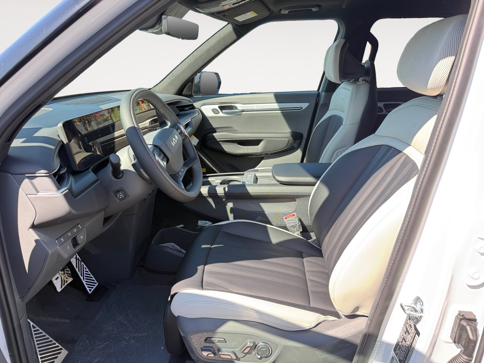 New 2026 Glacial White Pearl / Black Ro Kia GT-Line AWD image 10