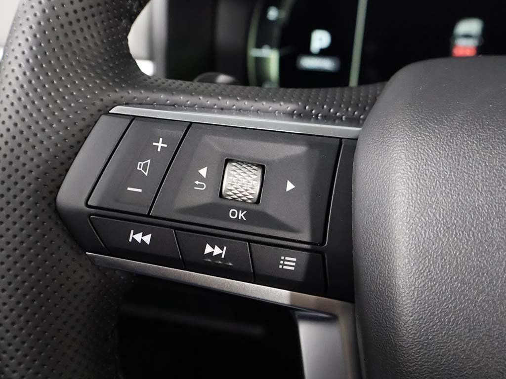 2025 Mitsubishi Outlander SE - Photo 42