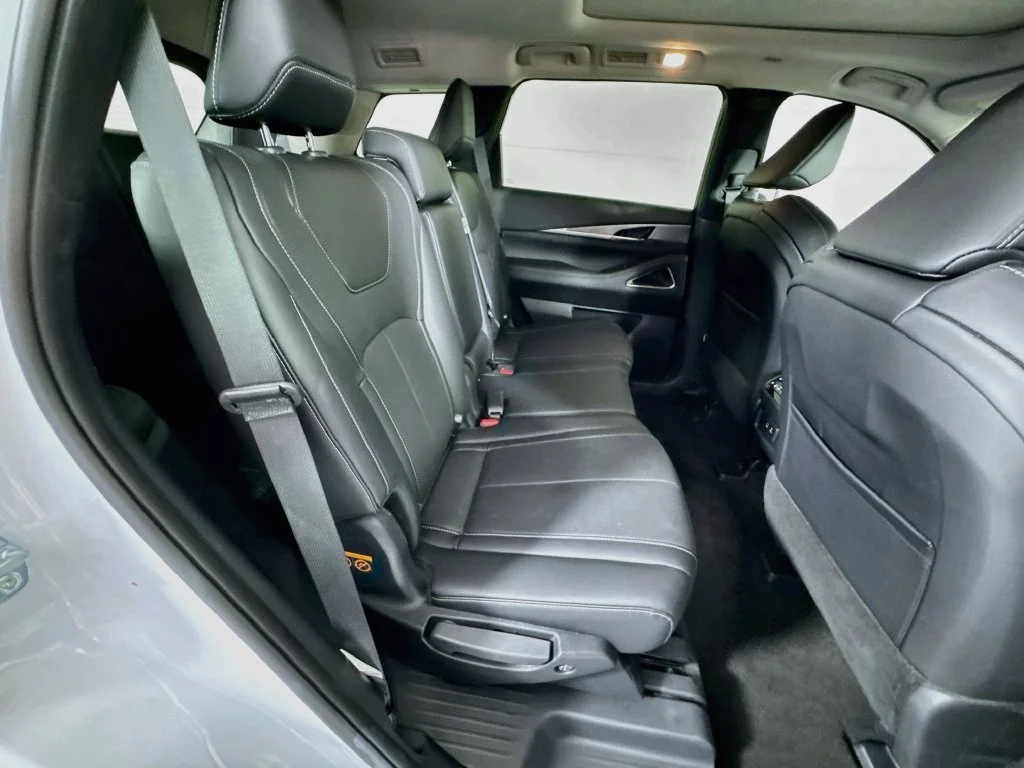 Certified Used 2027 White INFINITI LUXE image 39