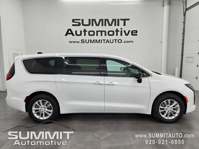 2027 Chrysler Pacifica Select
