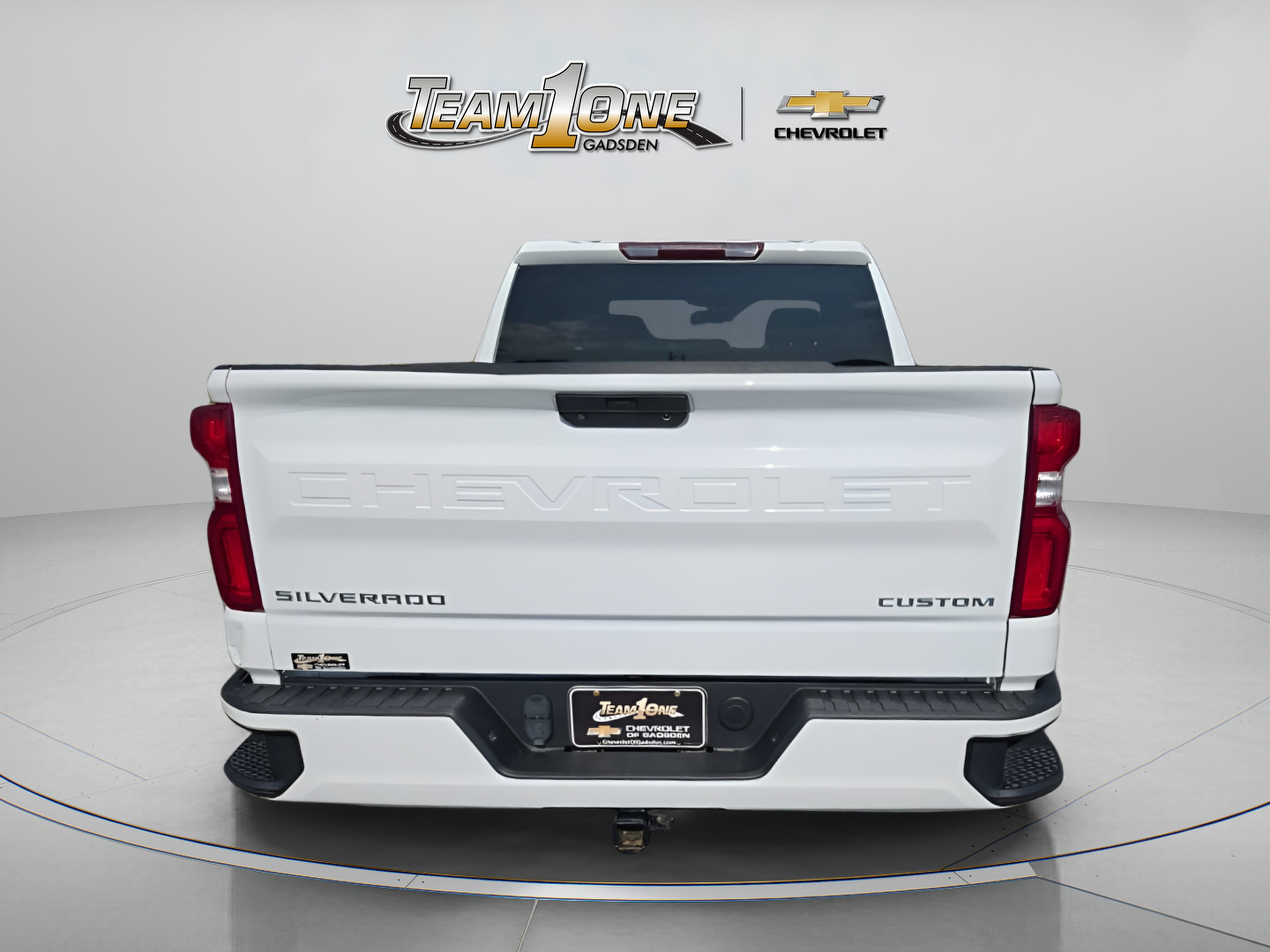 Used 2021 SUMMIT WHITE Chevrolet Custom image 6