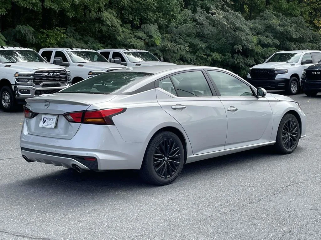 Used 2025 Silver Nissan 2.5 SV image 8