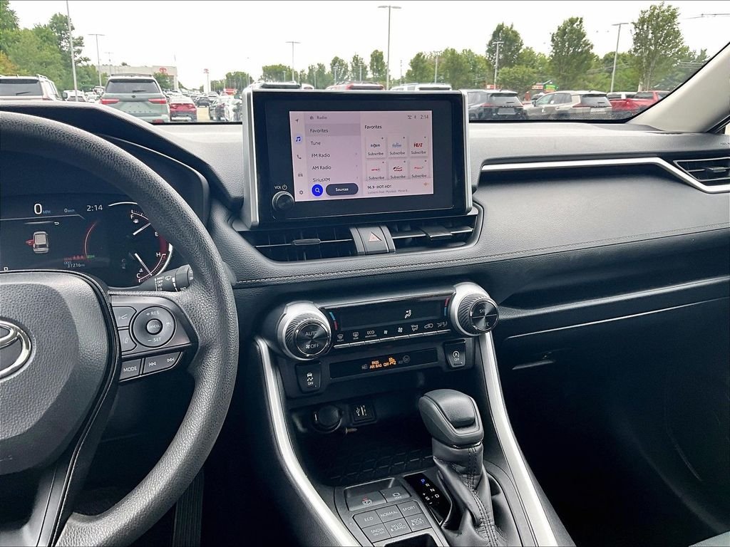 Used 2025 White Toyota XLE image 18
