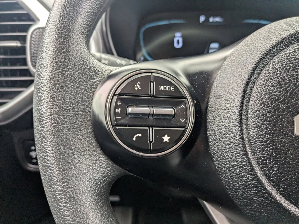 Used 2025 Inferno Red Kia LX image 20