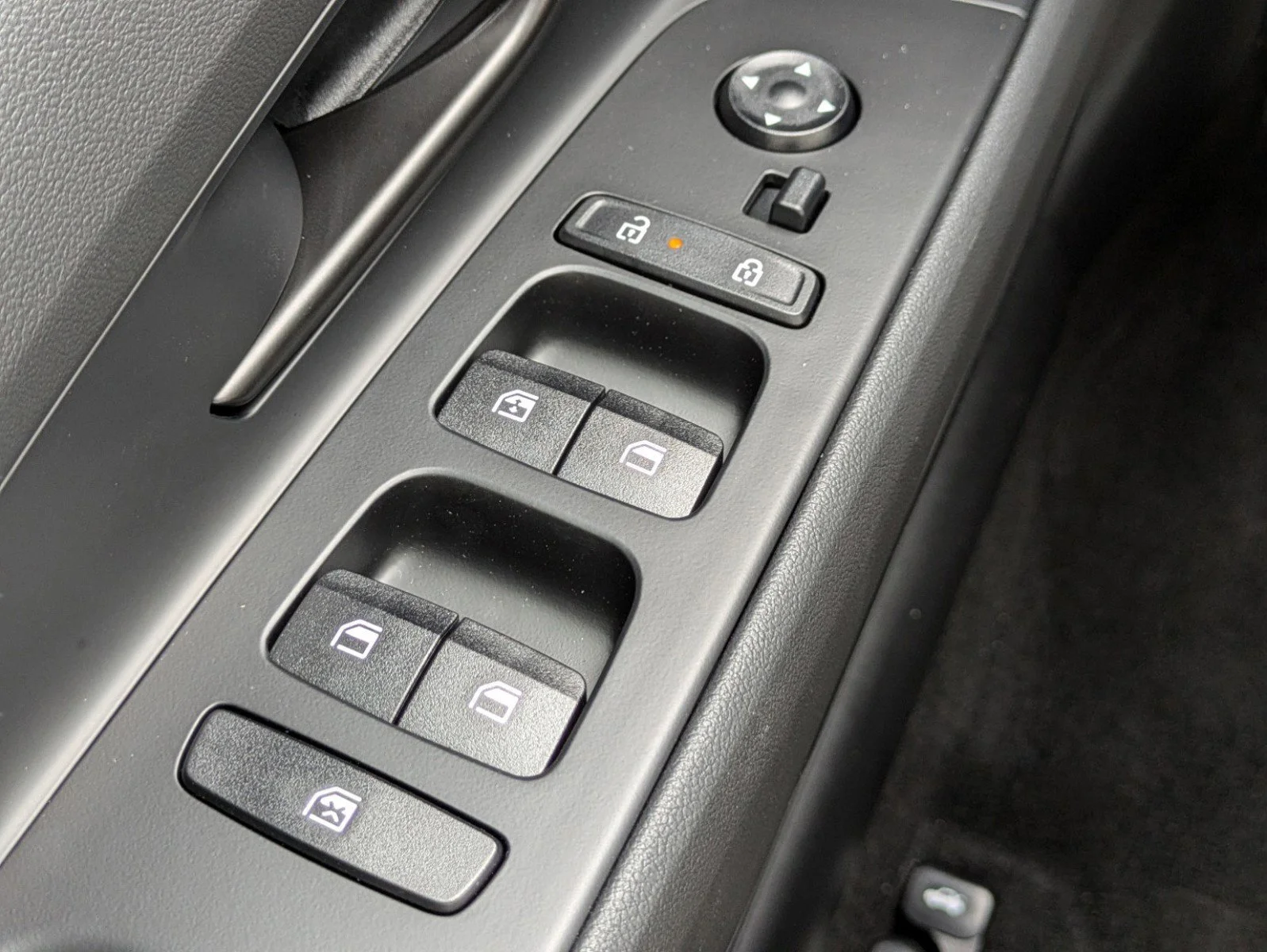 Used 2025 Ultimate Red Hyundai SEL Convenience image 18