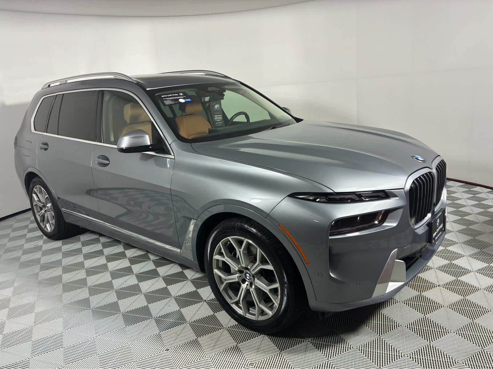 Used 2024 Skyscraper Grey Metallic BMW xDrive40i image 5