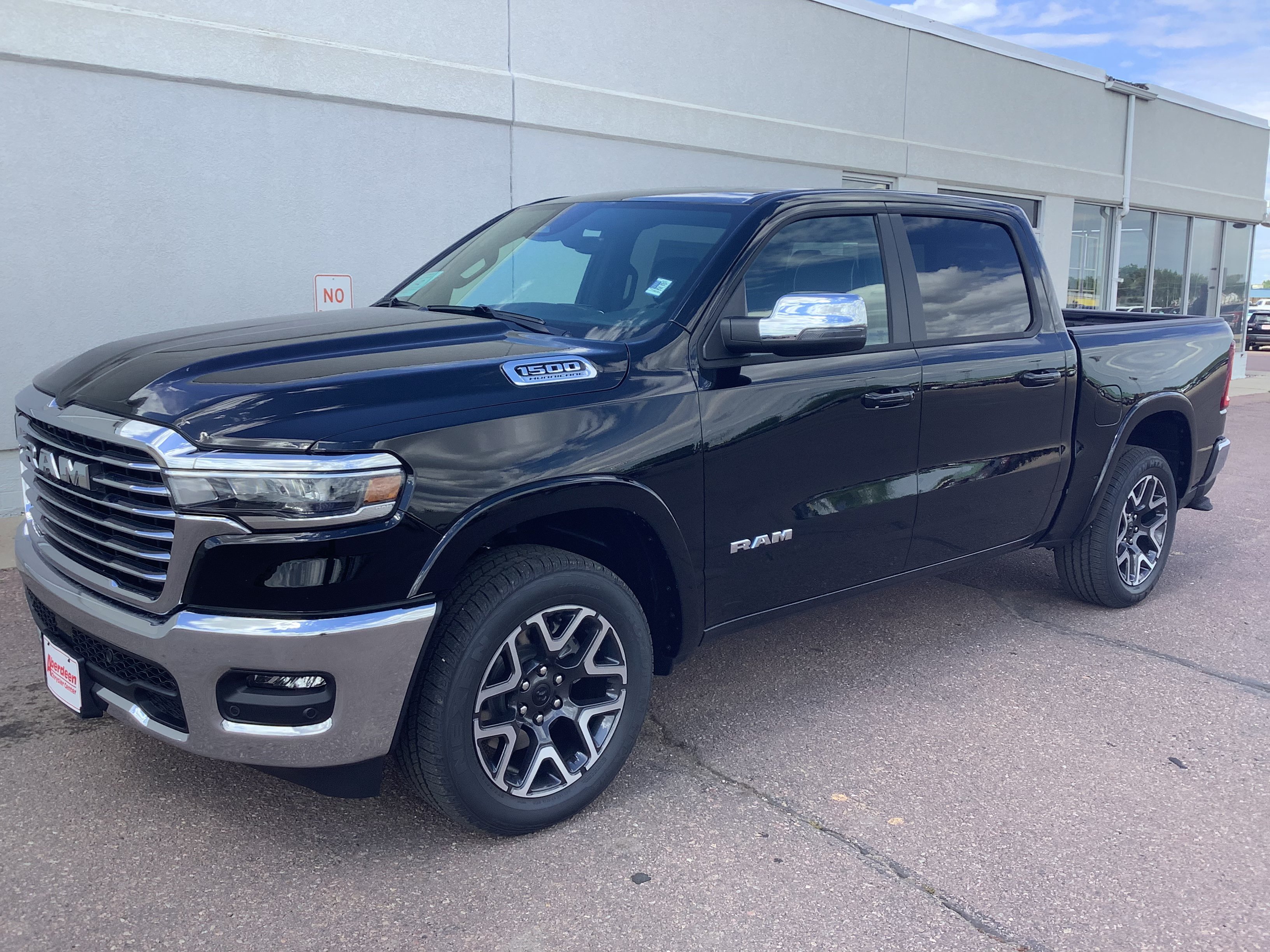 New 2026 Diamond Black Crystal Pearl-Coat Exterior Paint RAM Laramie image 2