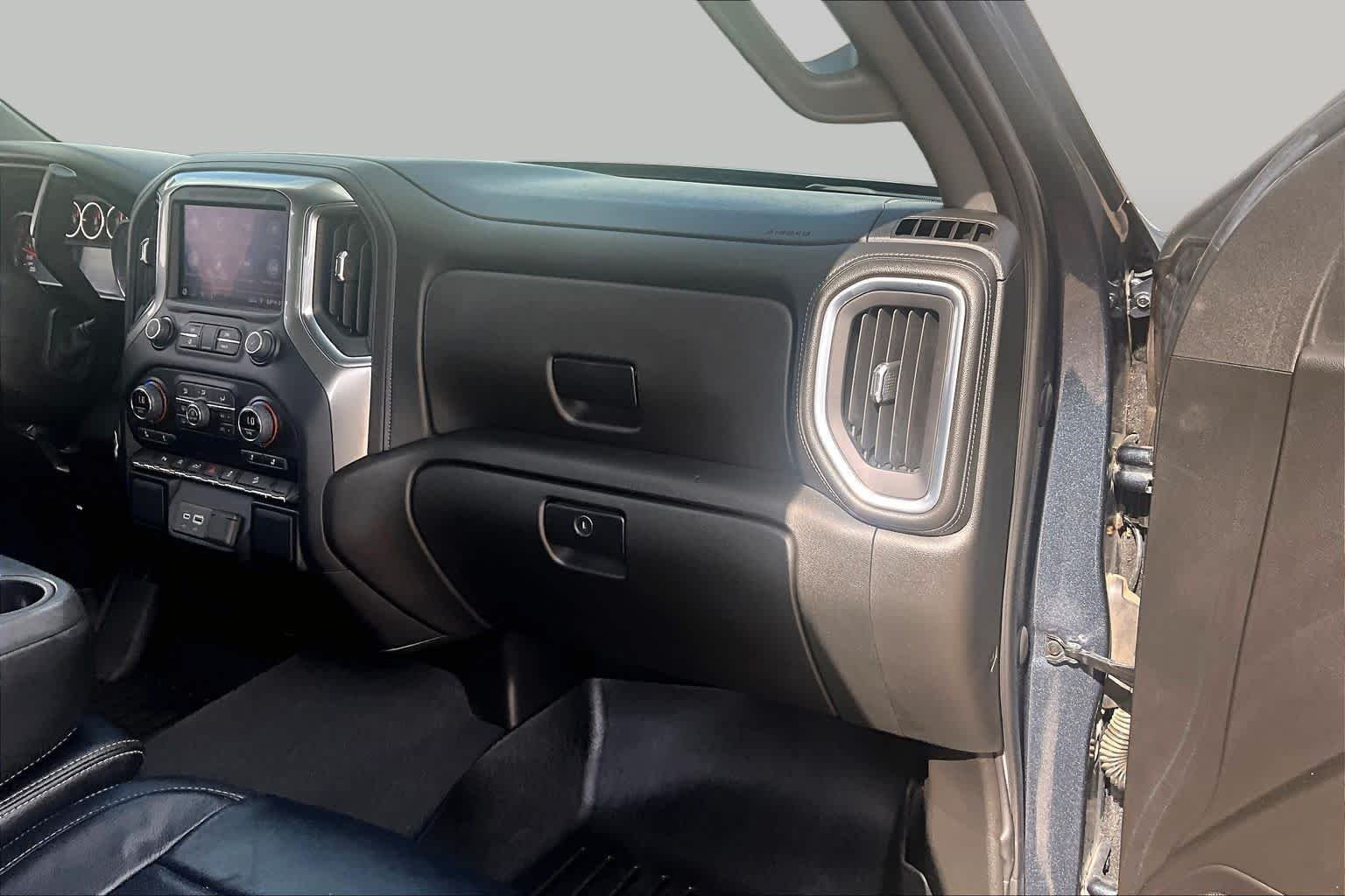 Used 2022 Shadow Gray Metallic Chevrolet LT image 19