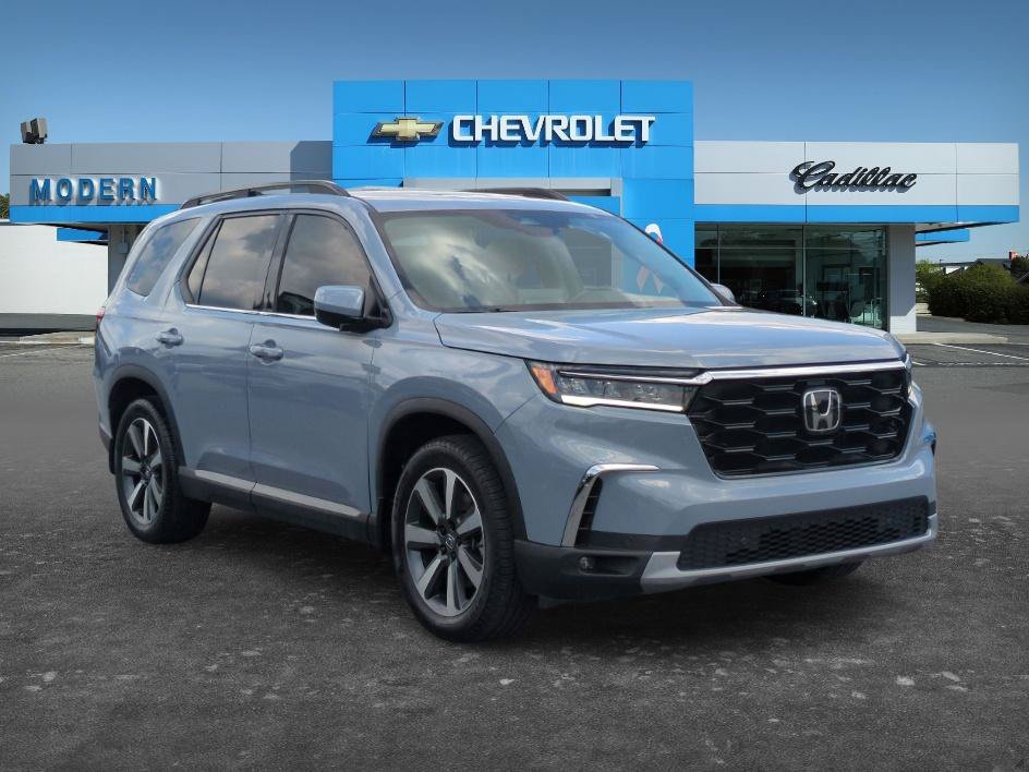 Used 2024 Modern Steel Metallic Honda Touring image 7