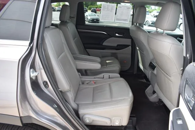 Used 2016 Gray Toyota Limited image 22