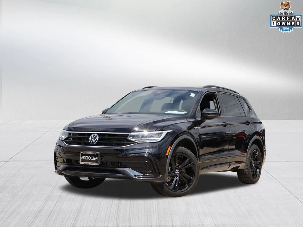 2023 Volkswagen Tiguan 2.0T SE R-Line Black's photo