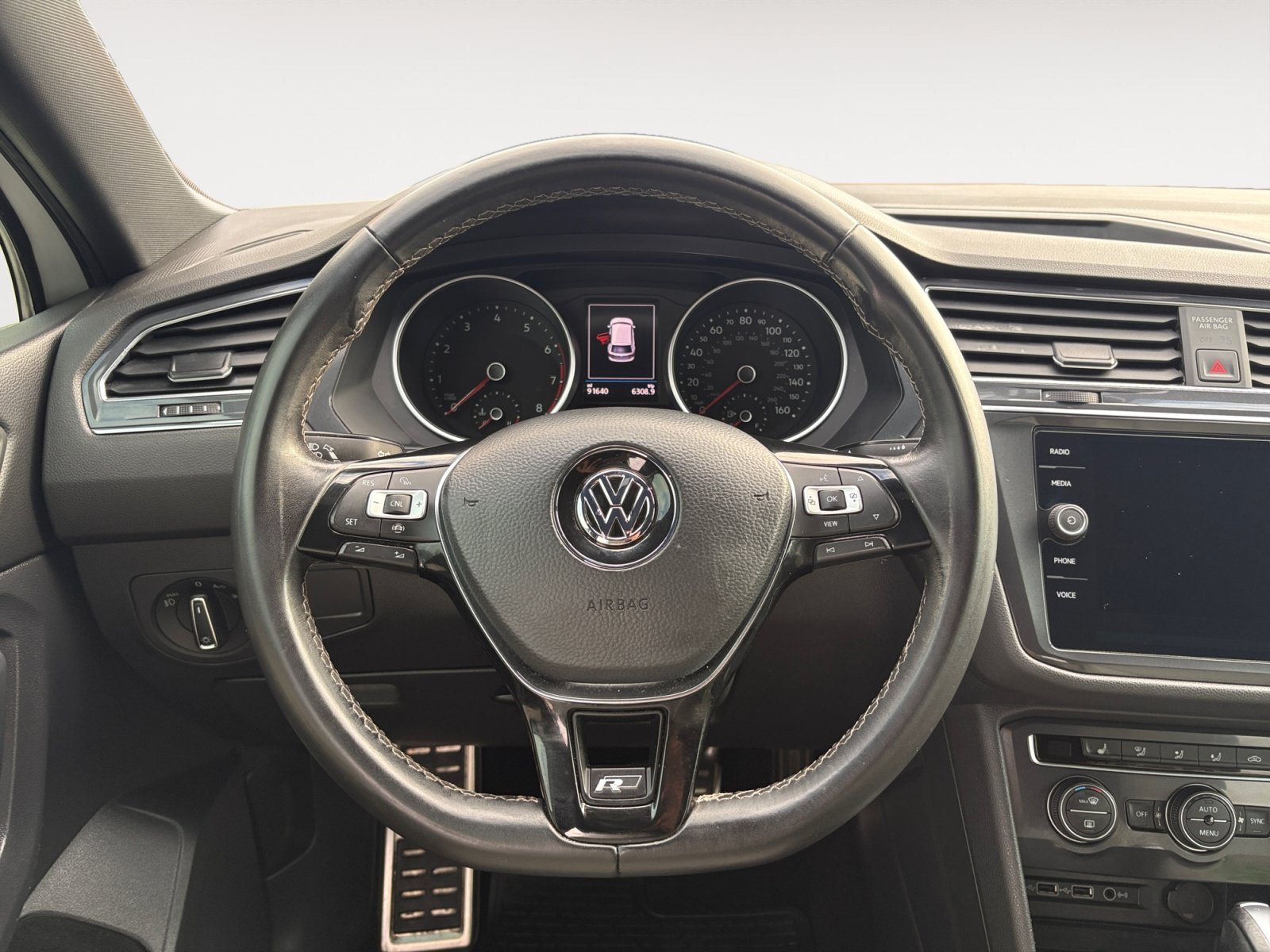 Used 2020 Pure White Volkswagen 2.0T SE R-Line Black image 13
