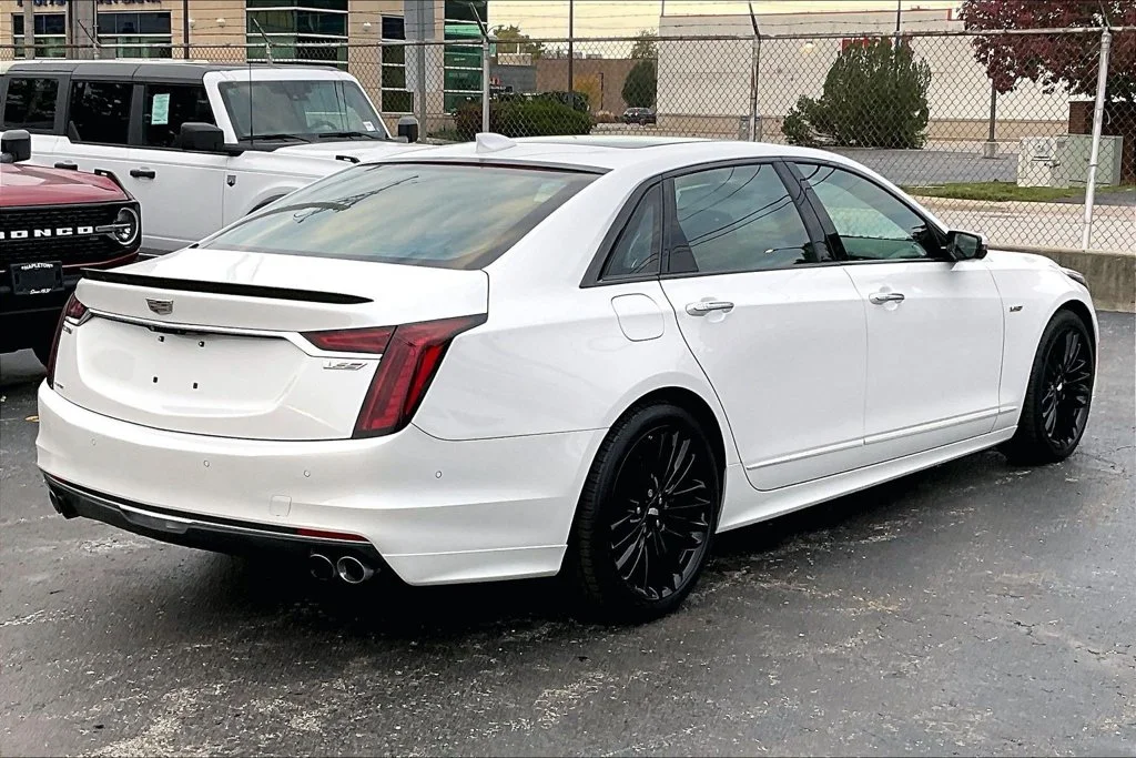 Used 2020 Crystal White Tri-Coat Cadillac Blackwing Twin image 12