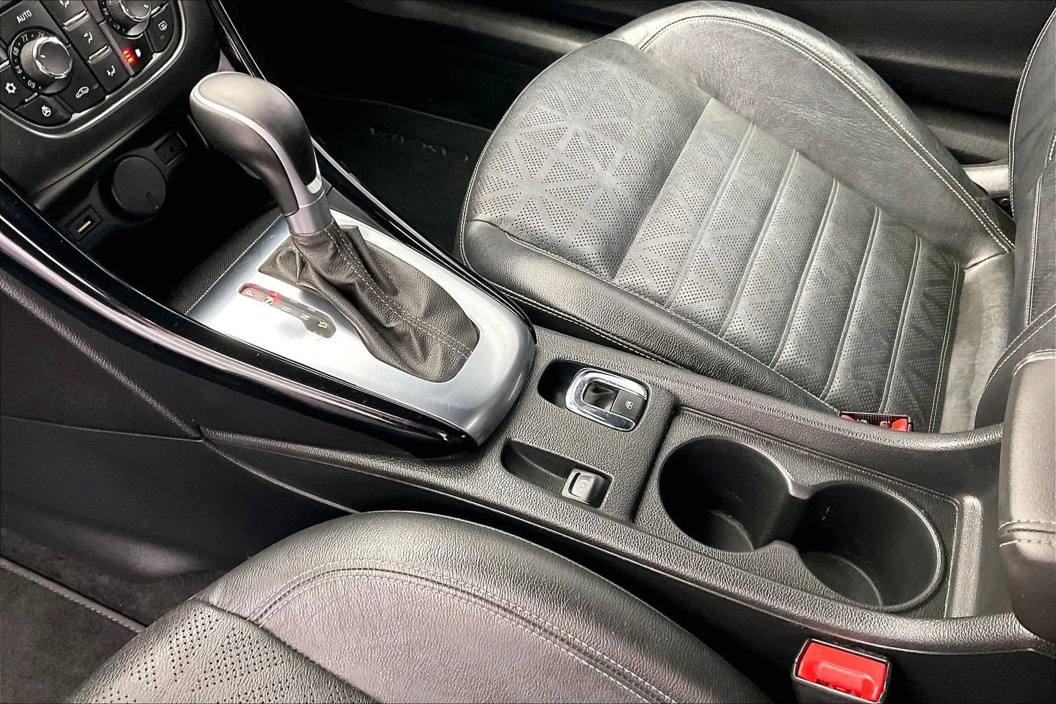 Used 2018 Summit White Buick Premium image 15