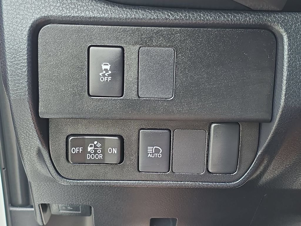 Used 2023 White Toyota SR5 image 21