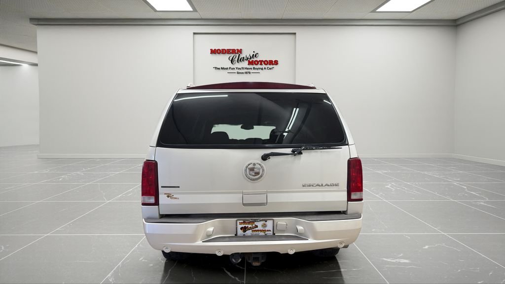 Used 2004 White Cadillac Base image 4
