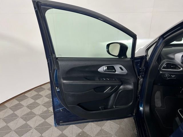 Certified Used 2025 Blue Chrysler Limited image 13