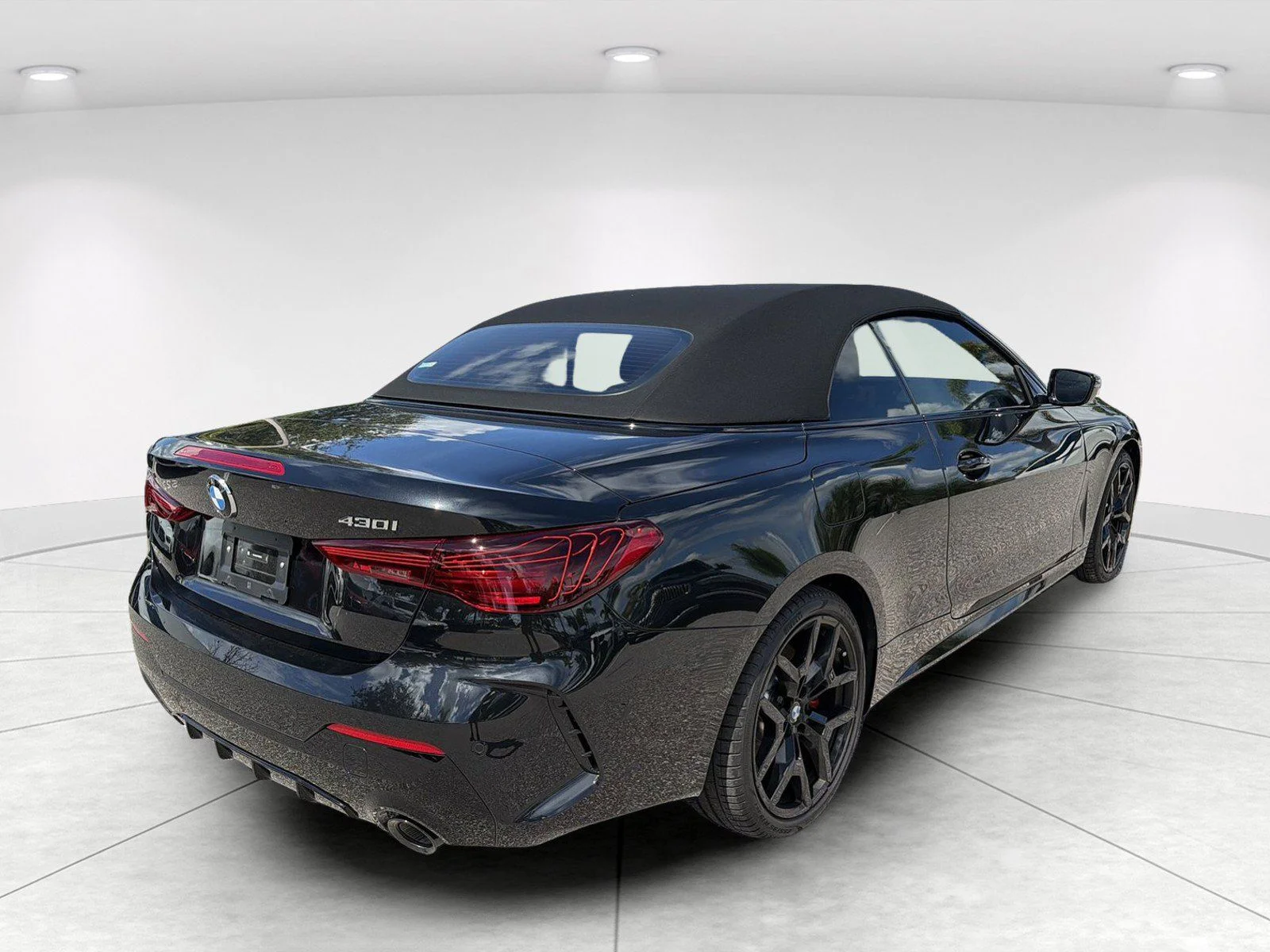 Used 2026 Black Sapphire Metallic BMW 430i xDrive image 4