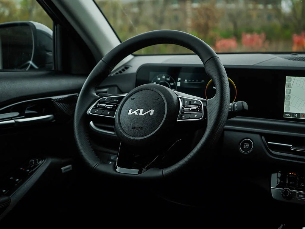 New 2026 Snow White Pearl Kia SX AWD image 16