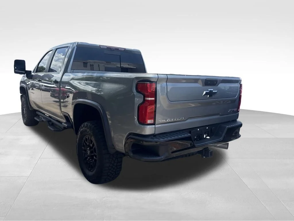 Used 2025 Gray Chevrolet ZR2 image 9