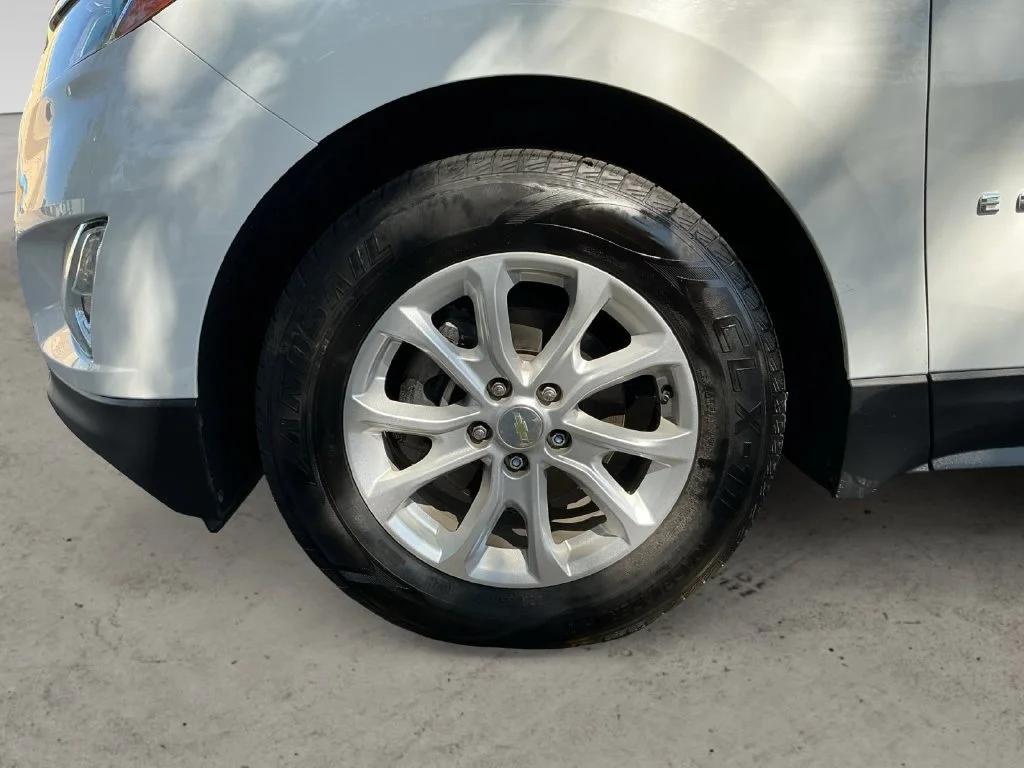 Used 2019 SUMMIT WHITE Chevrolet LT image 9