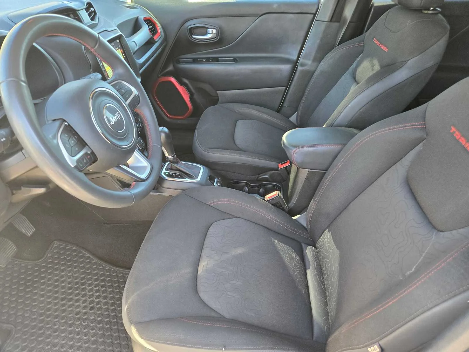 Used 2023  Jeep Trailhawk image 22