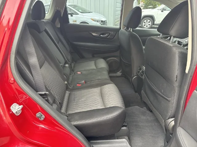 Used 2017 Red Nissan S image 11
