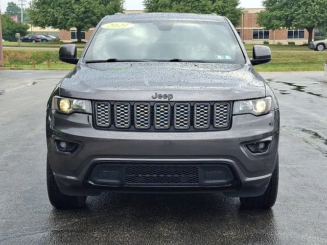 Used 2021 Gray Jeep Laredo X image 7