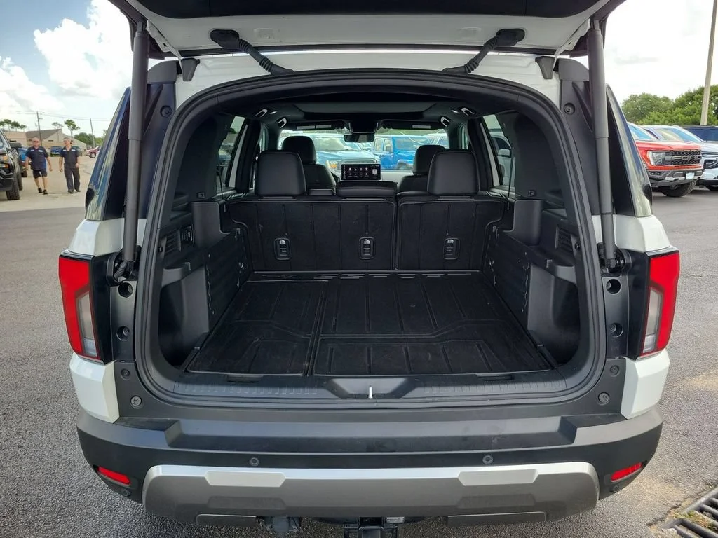 Used 2026 White Honda AWD TrailSport image 27