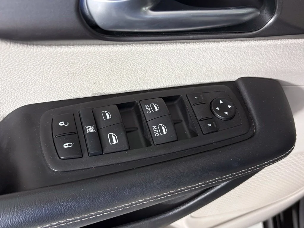 Used 2024 Black Chrysler Touring L image 15