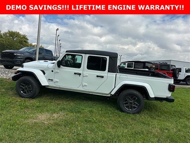 New 2026 Bright White Clear-Coat Exterior Paint Jeep Sport S image 5