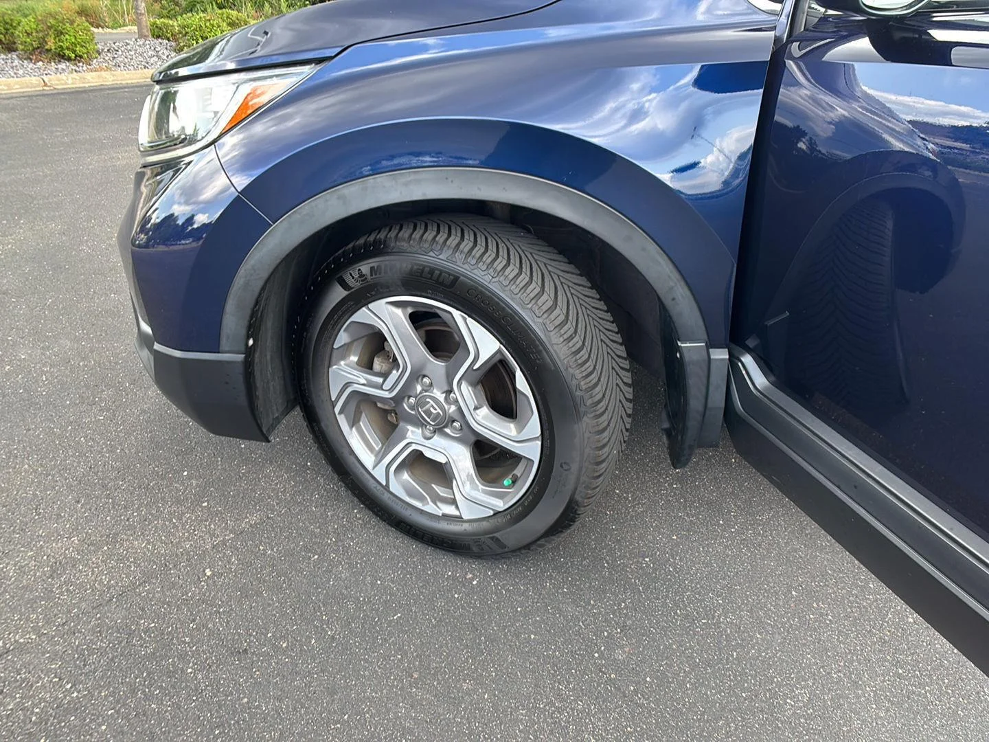 Used 2018 Obsidian Blue Pearl Honda EX image 4