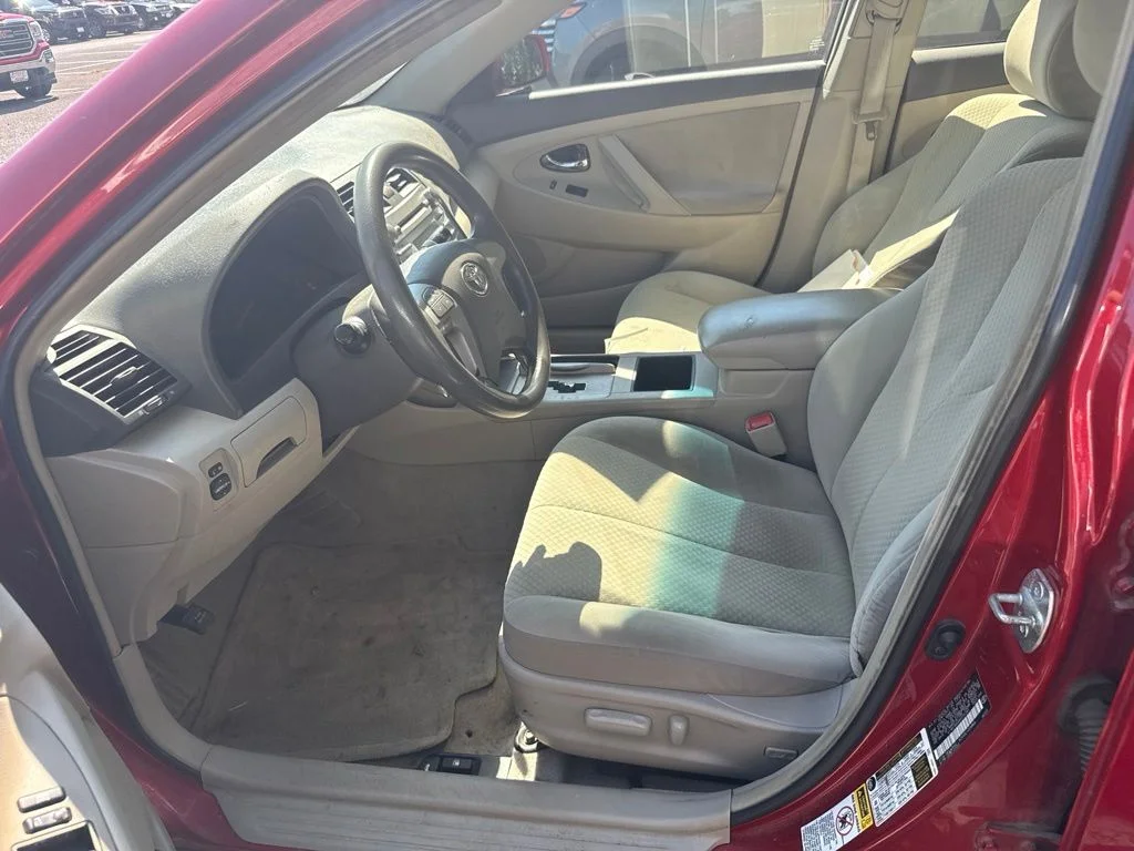 Used 2008  Toyota LE image 3