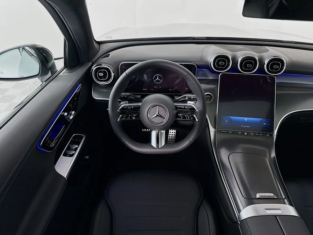 Used 2026  Mercedes-Benz GLC 300 image 23