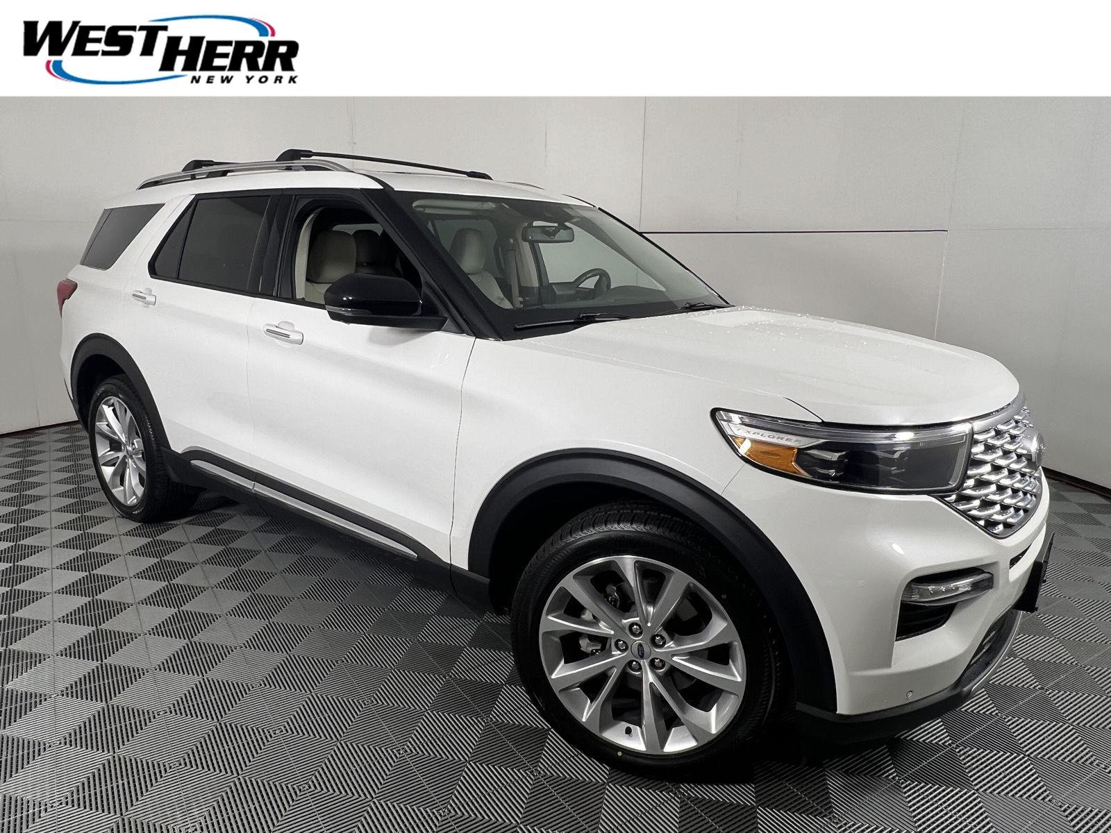 Used 2022 Star White Metallic Tri-Coat Ford Platinum image 1