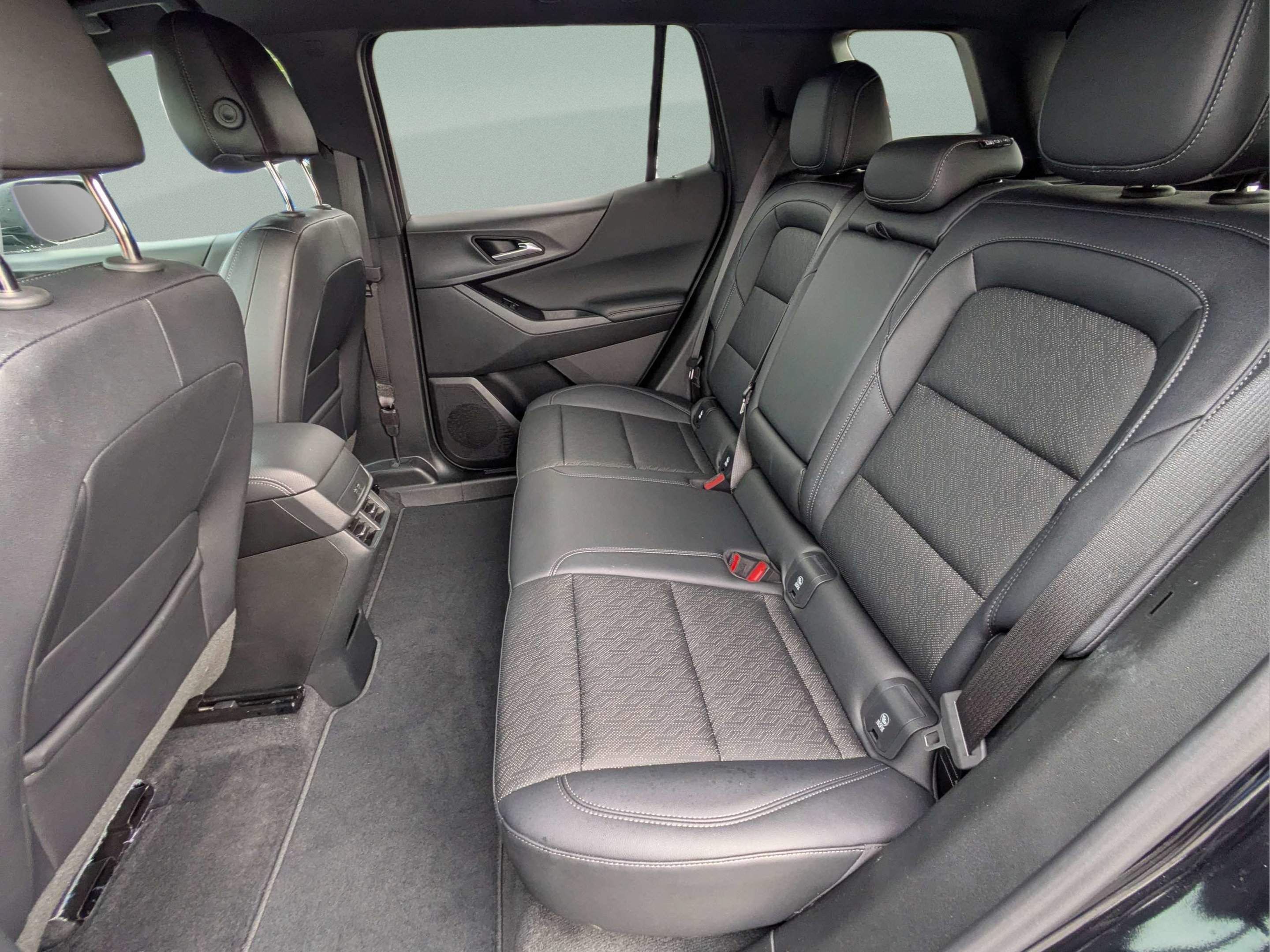 Used 2026 Mosaic Black Metallic Chevrolet FWD LT image 12