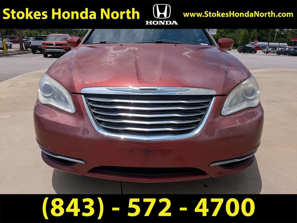 Used 2014 Red Chrysler LX image 12