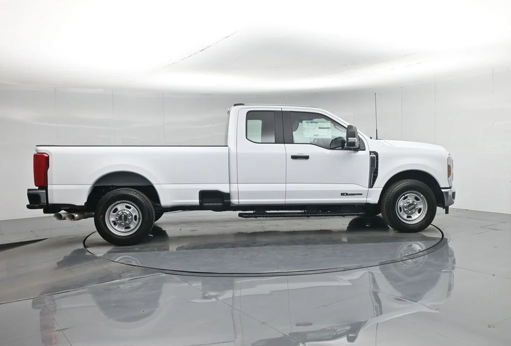 New 2026 Oxford White Ford XL image 24
