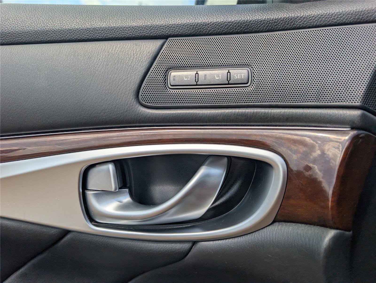 Used 2019 Graphite Shadow INFINITI 3.7 LUXE image 31