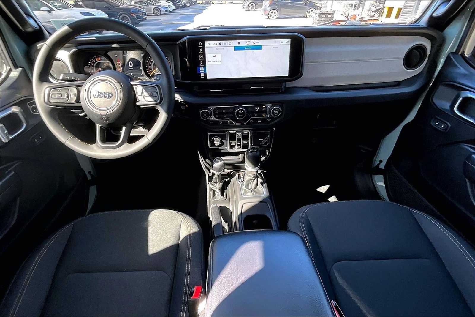 Used 2024 Earl Clearcoat Jeep Sport S image 14