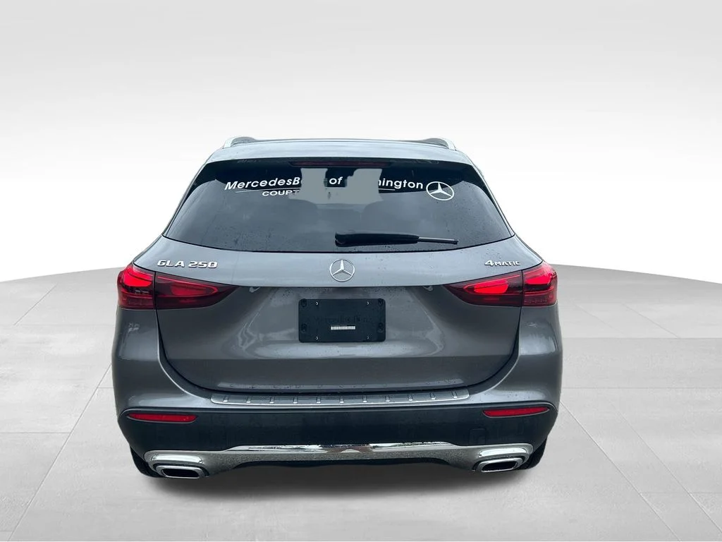 Used 2026 Gray Mercedes-Benz GLA 250 image 4